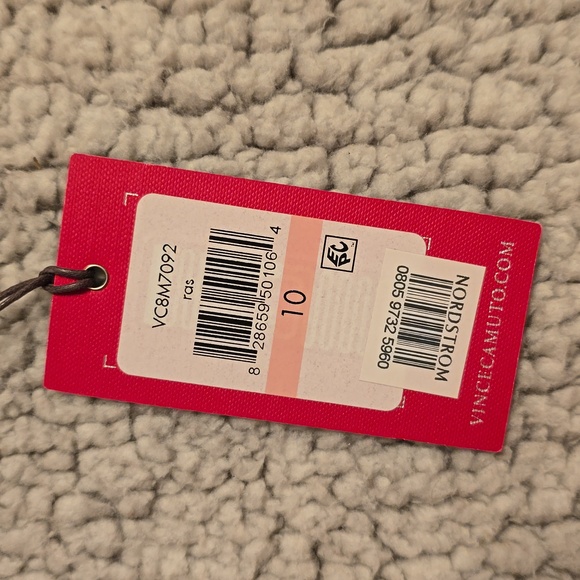 NWT, Off shoulder Vince Camuto magenta cocktail dress - Picture 6 of 7